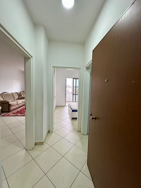 Shitet Apartament 1+1 te Terminali kthesa e Kamzes