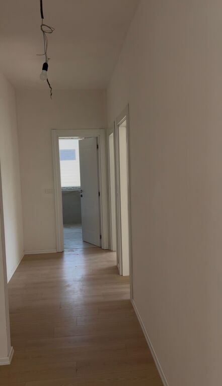 Shitet Apartament 2+1