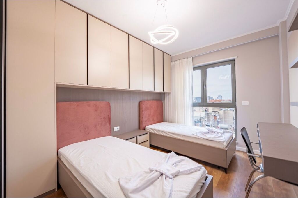2+1, nuova, con parcheggio, Scuola Rossa, Centro, 950 mila lek
