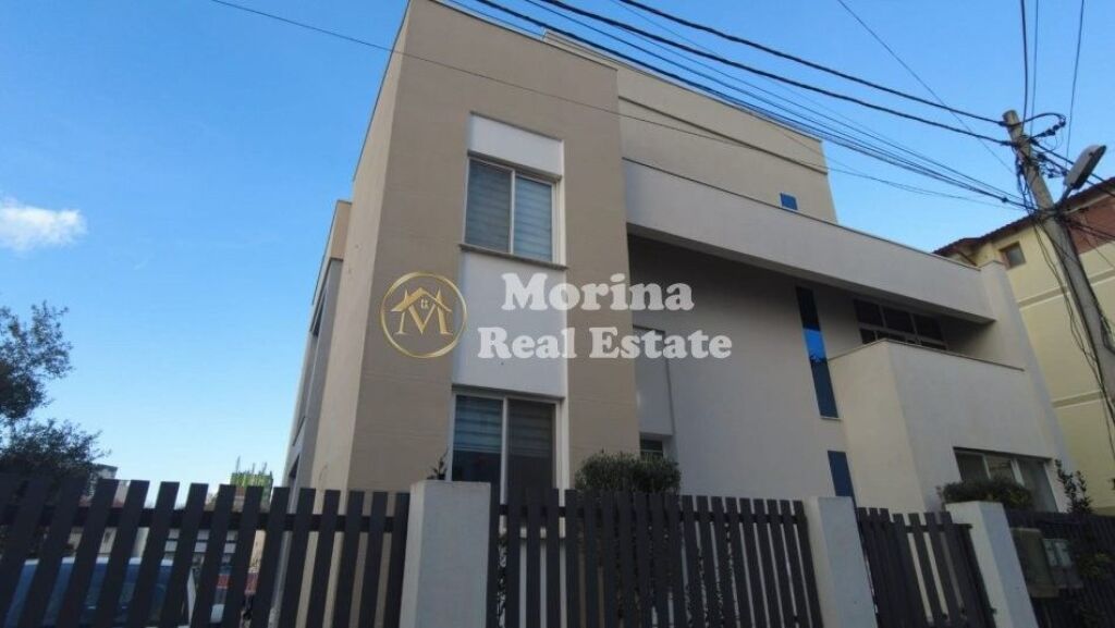 Vendita | Vilë 9 + 1 | Qytet Studenti | 800000 €