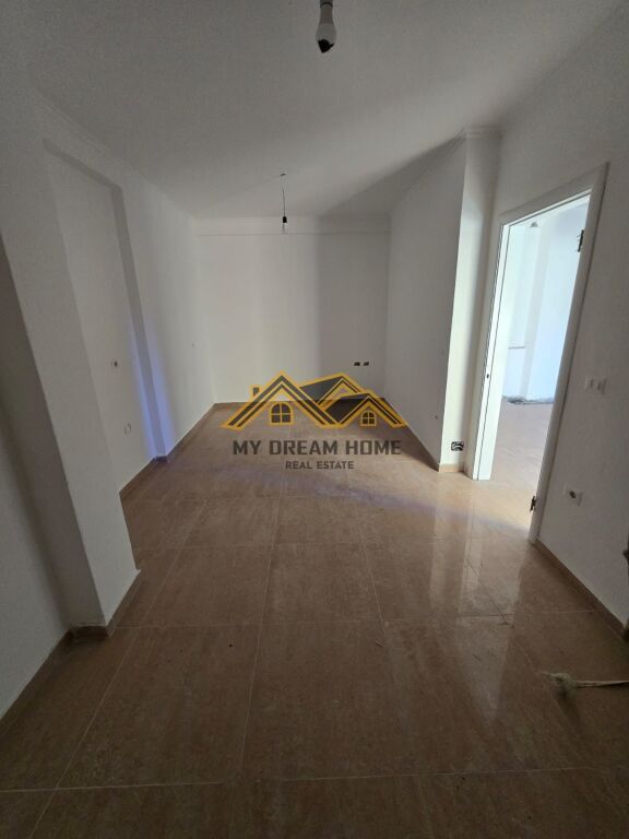 FLORIDA COMPLEX, WE ARE SELLING A 2+1 APARTMENT