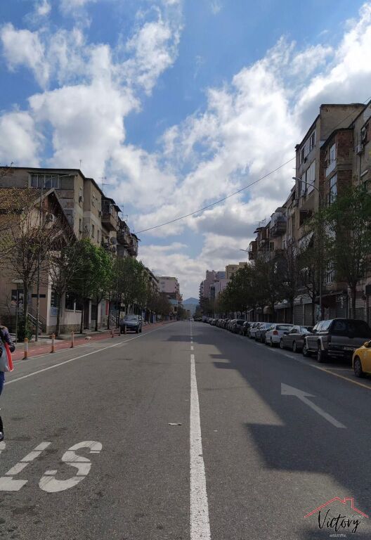 Shitet, Apartament 2+1+2, Ish Restorant Durrësi, Tiranë.