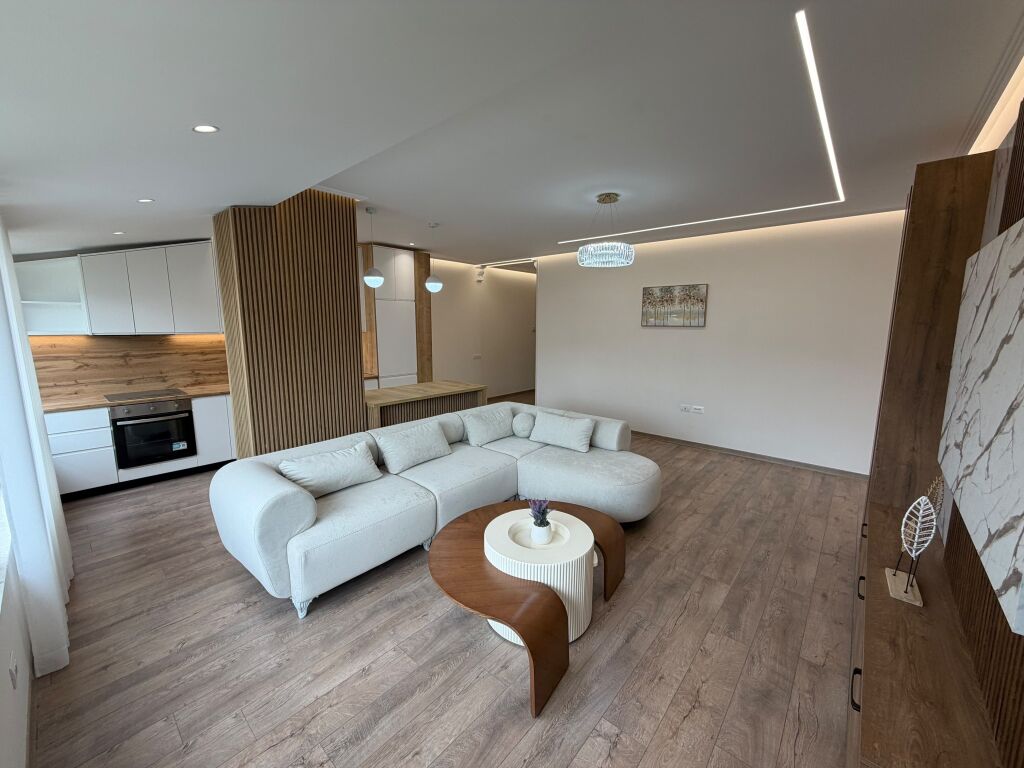Shitet Apartament 2+1 Liqeni i thate