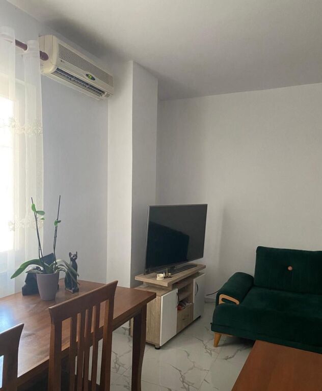 Apartament me qira 5 minuta nga Qendra