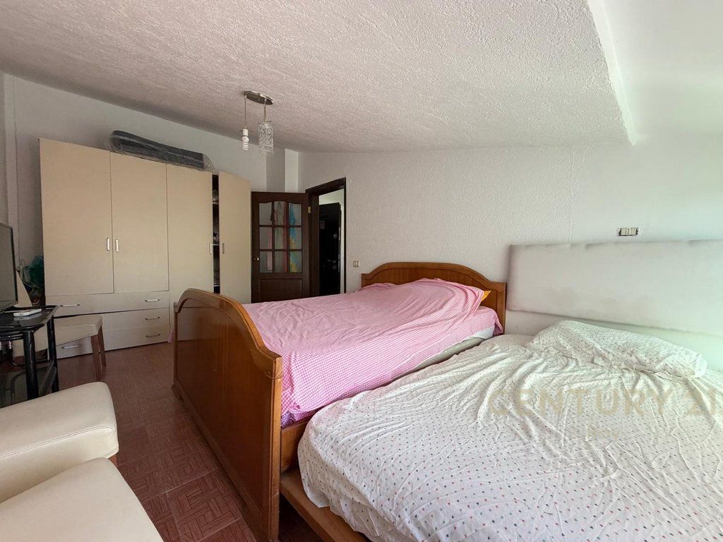 SHITET APARTAMENT 1+1 NË KOMPLEKSIN LIS, GOLEM!