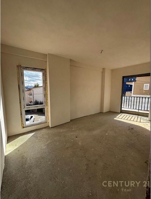 Vendesi appartamento 2+1 a Paskuqan