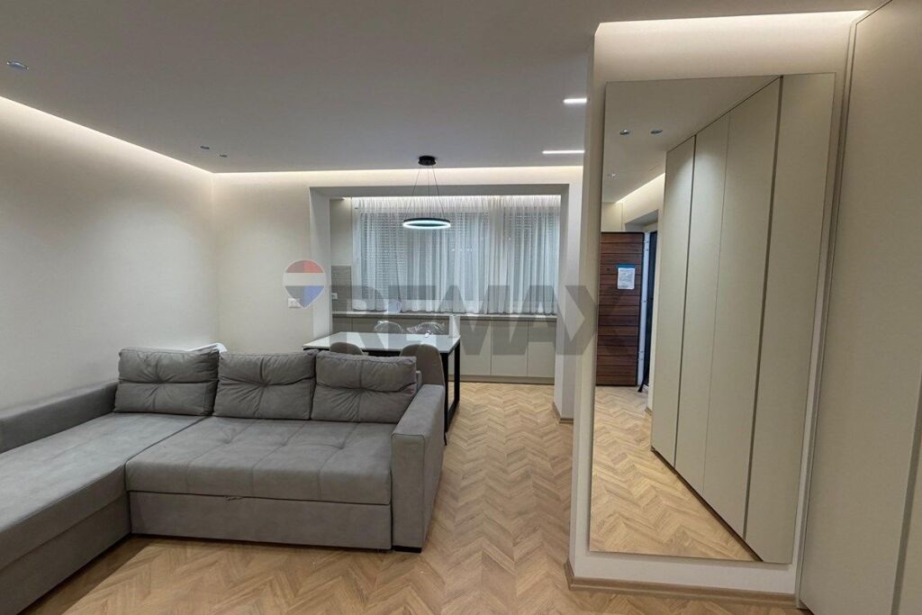 1+1 APARTMENT FOR RENT AT 21 DHJETORI!