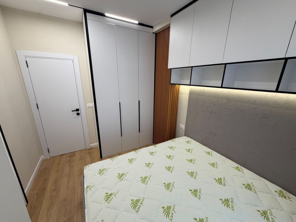 Shitet Apartament 1+1 Rruga 5 Maji