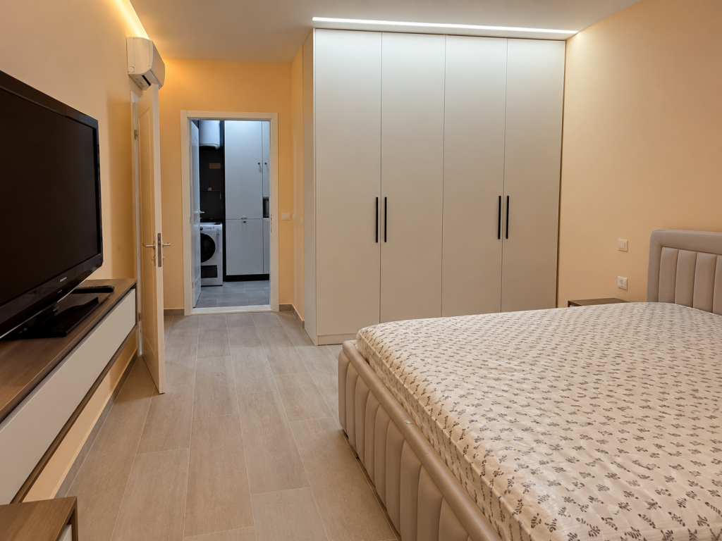 IN AFFITTO, APPARTAMENTO 2+1+2+PARCHEGGIO CON VISTA SUL LAGO