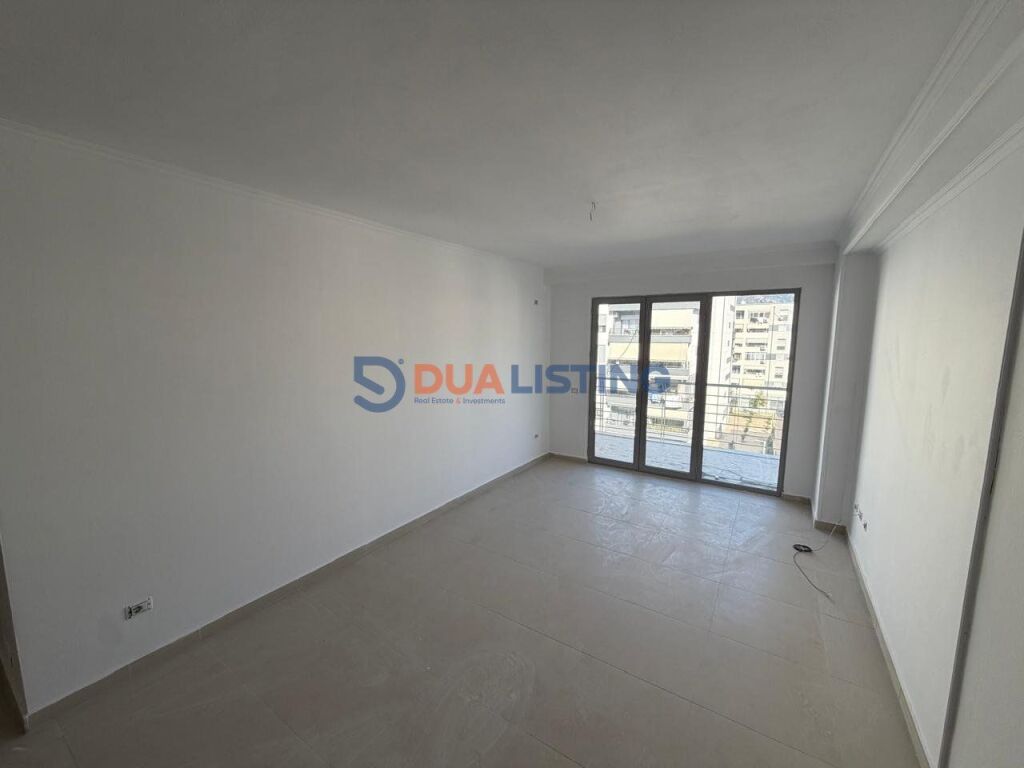 Shitet Apartament 2+1 ne Kinostudio!