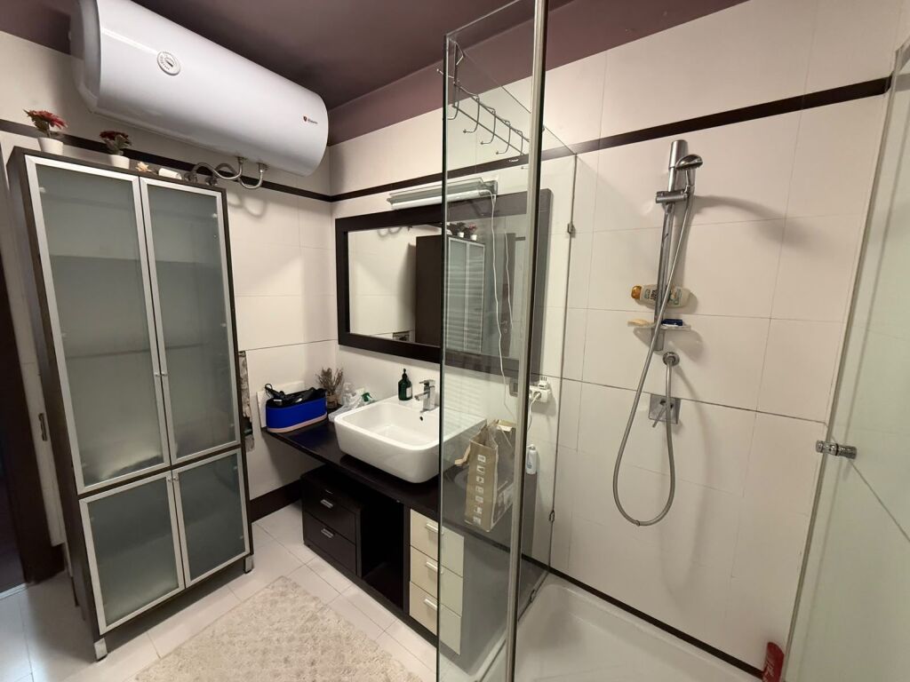 APARTAMENT 1+1 ME QIRA, PERBALLE AMBASADES AMERIKANE, TIRANE!