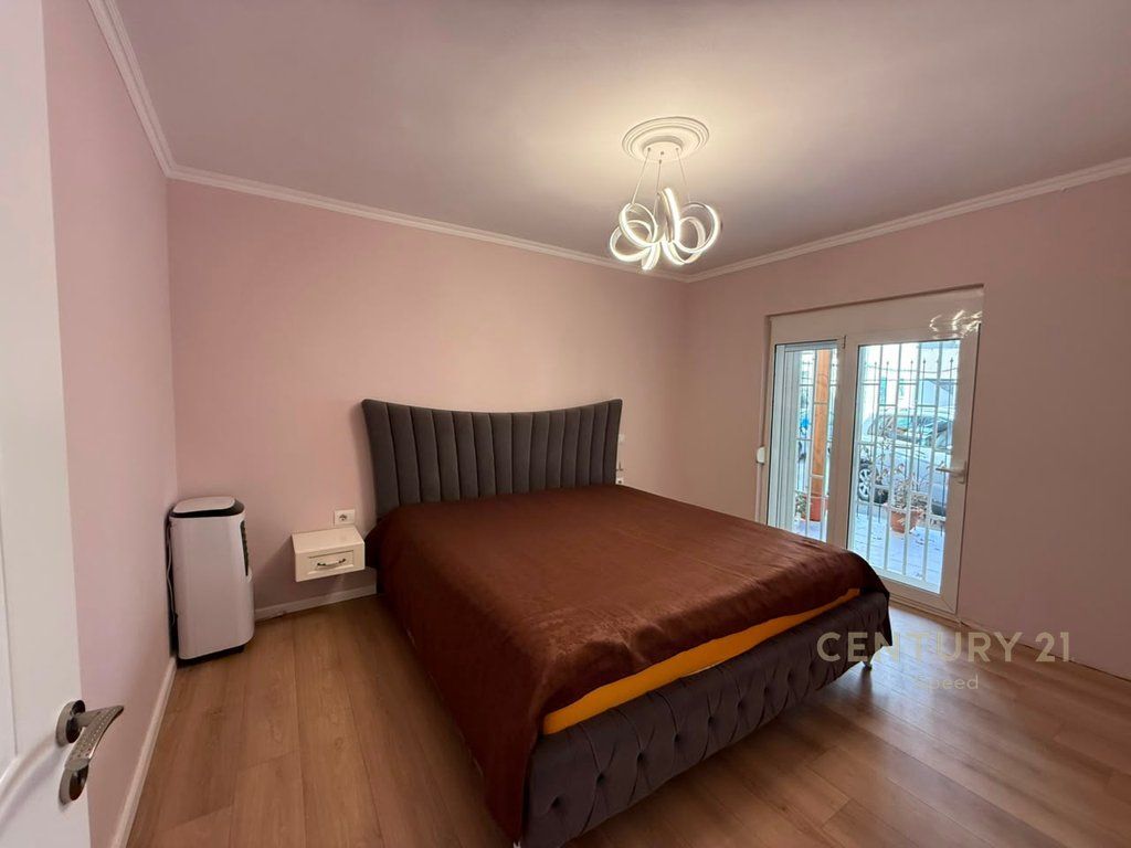 3+1 apartment for rent near the Electric Market! 780 € /Month 75,000 Lekë /Month
