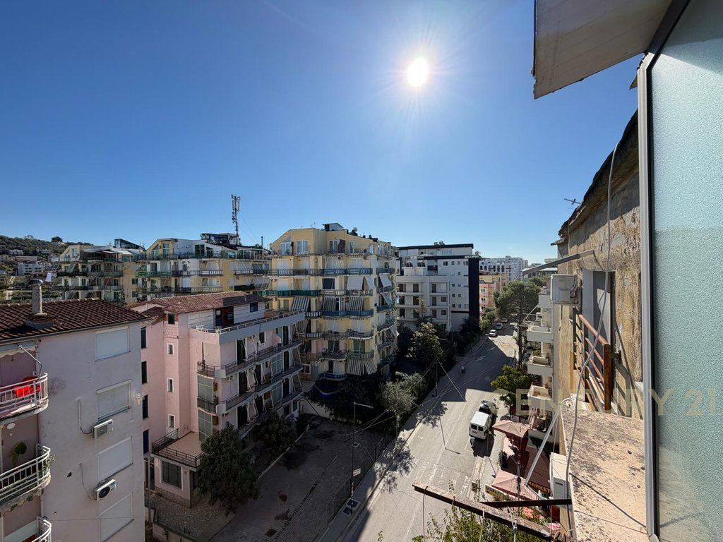 SHITET APARTAMENT 1+1 NË KOMPLEKSIN LIS, GOLEM!