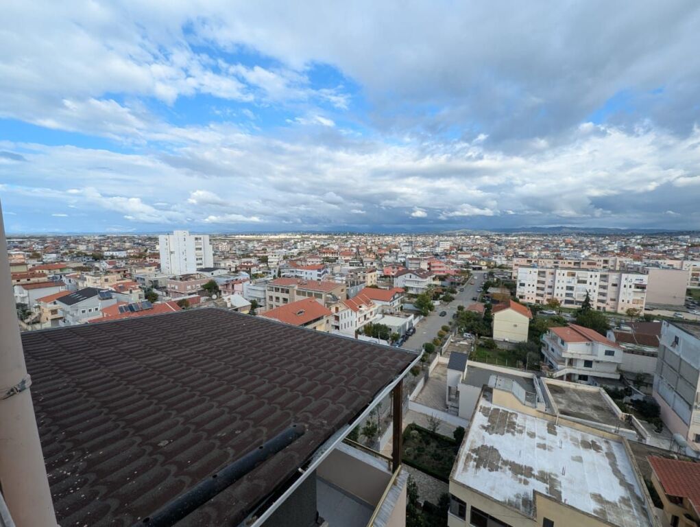 Jepet apartament me qera 1+1