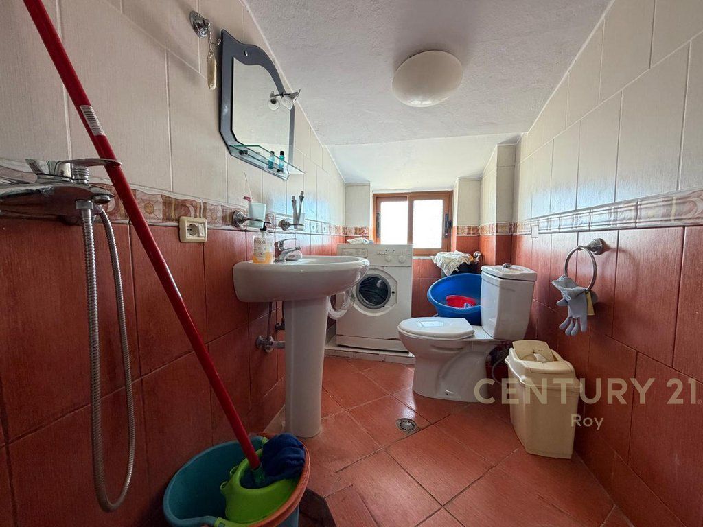 SHITET APARTAMENT 1+1 NË KOMPLEKSIN LIS, GOLEM!