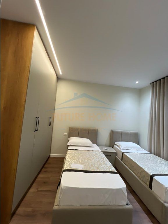 Qera, Apartament 2+1+2 Poste parkimi, Bulevardi Bajram Curri, Tirane