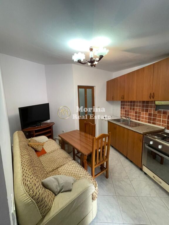 Rent | Shtëpi private 1 + 1 | Komuna Parisit | 300 €/month