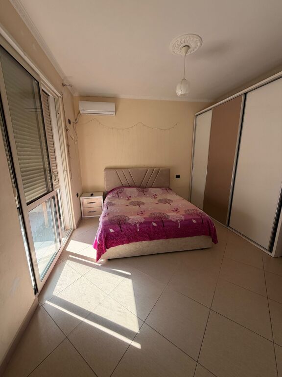 Jepet Apartament 1+1 +Verande me Qera