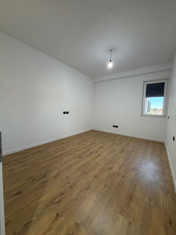 SHITET APARTAMENT - Paskuqan OKAZION