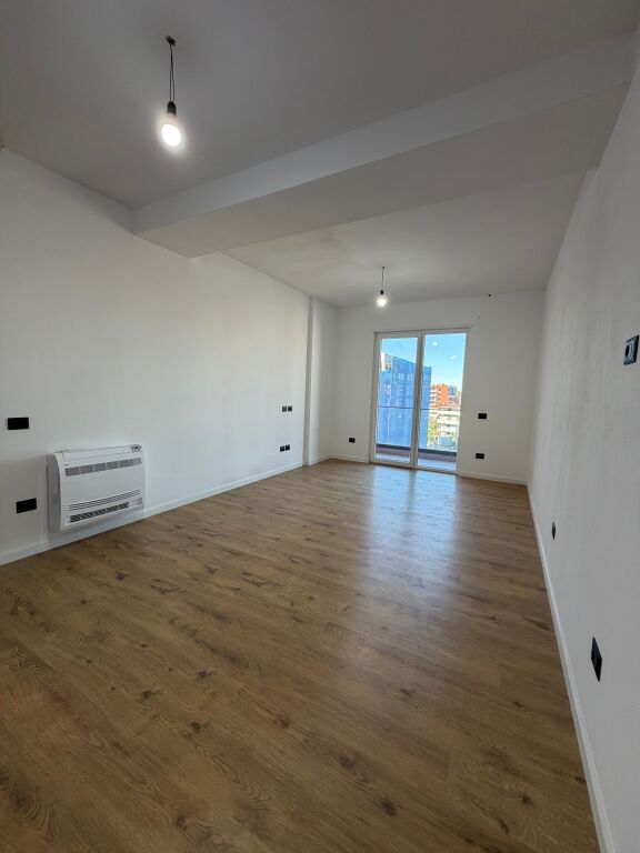 SHITET APARTAMENT - Paskuqan OKAZION