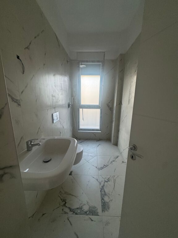 2+1 apartment + parking for rent at Fusha e Aviacionit