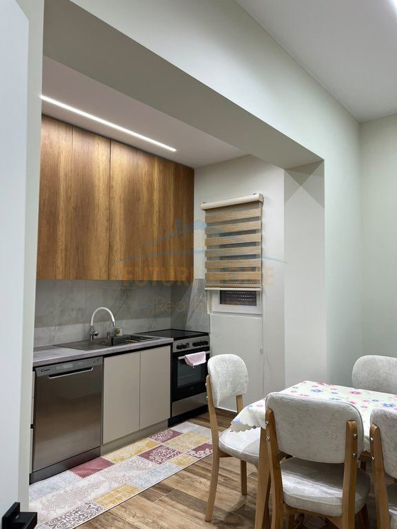 Qera, Apartament 2+1+2 Poste parkimi, Bulevardi Bajram Curri, Tirane