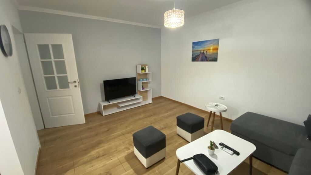 Apartament 1+1 per qera 21 Dhjetori