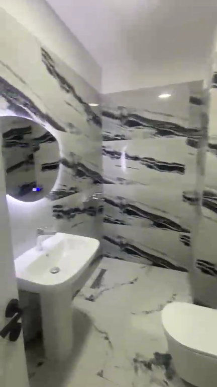 Apartament 2+1 per shitje prane Bashkise Kamez !