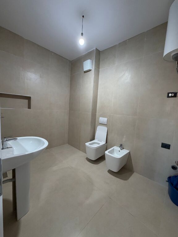 SHITET APARTAMENT - Paskuqan OKAZION