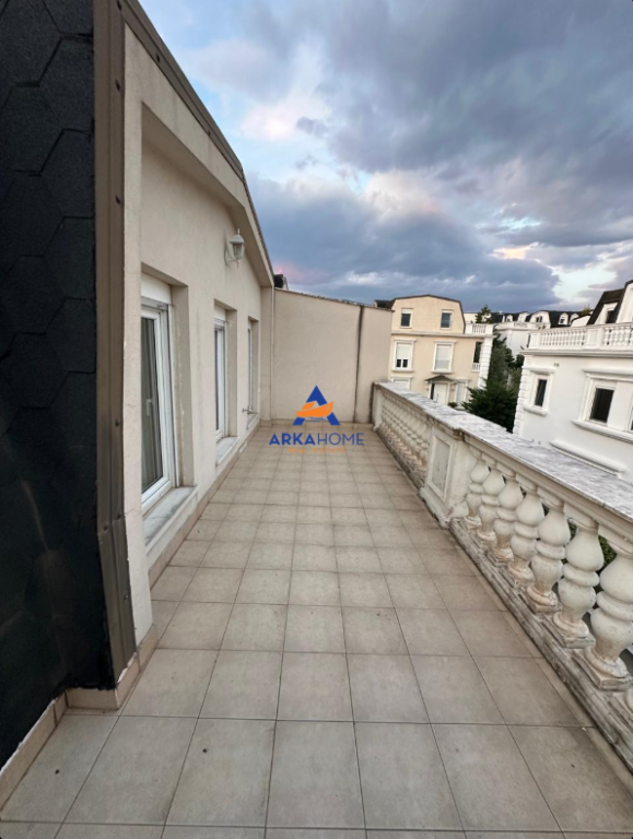VILLA A 3 PIANI IN AFFITTO "WHITE HOUSES, TEG" 200.000 LEKE