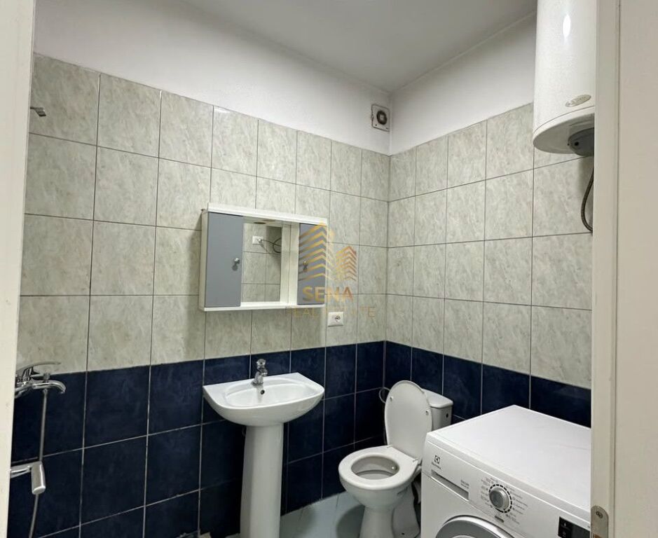 Shitet, Apartament 1+1+Blk, Ish Dogana – Buze rruges kryesore, 9.500.000 Leke