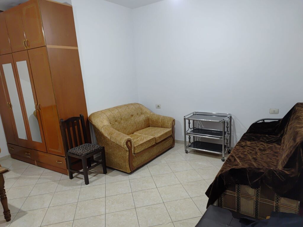 Qera | Garsoniere | Terminali | 300 €/muaj