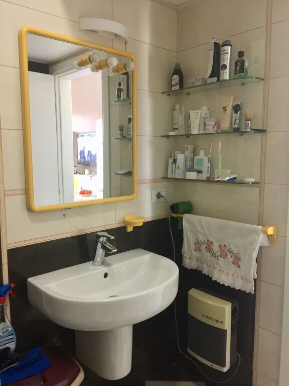 Apartament 1+1 per qera Qender Tirane !