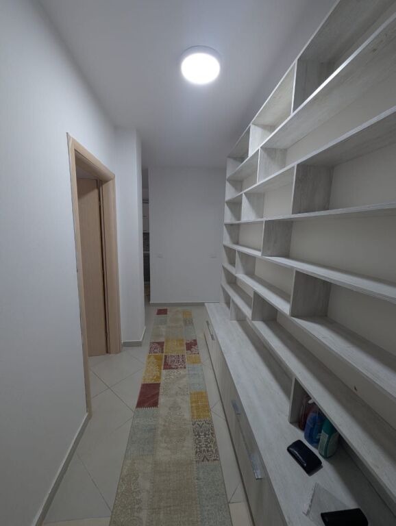 Jepet apartament me qera 1+1