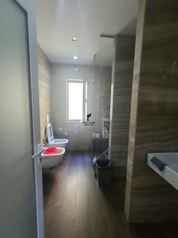 OFFICE FOR RENT 168 M2 RRUGA E KOSOVAREVE 200.000 LEKE FH-99600