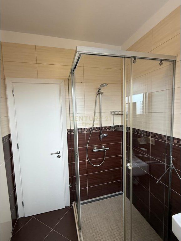 2+1+2 apartment for rent on Kavaja Street near Globe