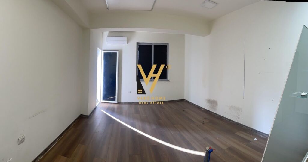 96 M2 OFFICE FOR RENT ON KAVAJES STREET 65,000 LEKE