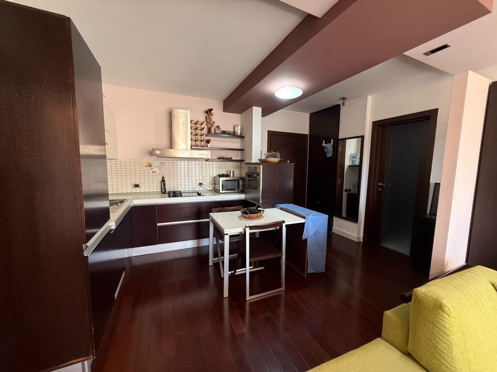 APARTAMENT 1+1 ME QIRA, PERBALLE AMBASADES AMERIKANE, TIRANE!
