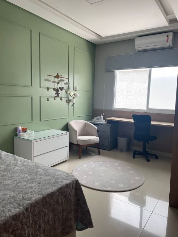 Ne qender te Tiranes, jepet me qera apartament 2+1+2