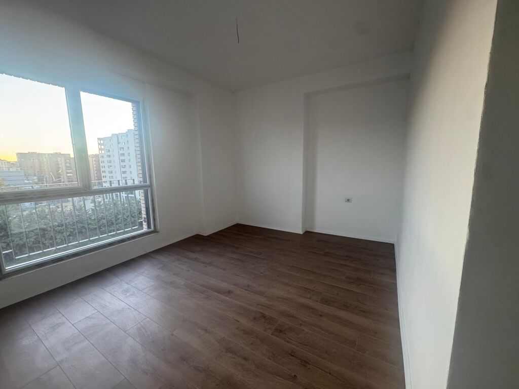 2+1 apartment + parking for rent at Fusha e Aviacionit