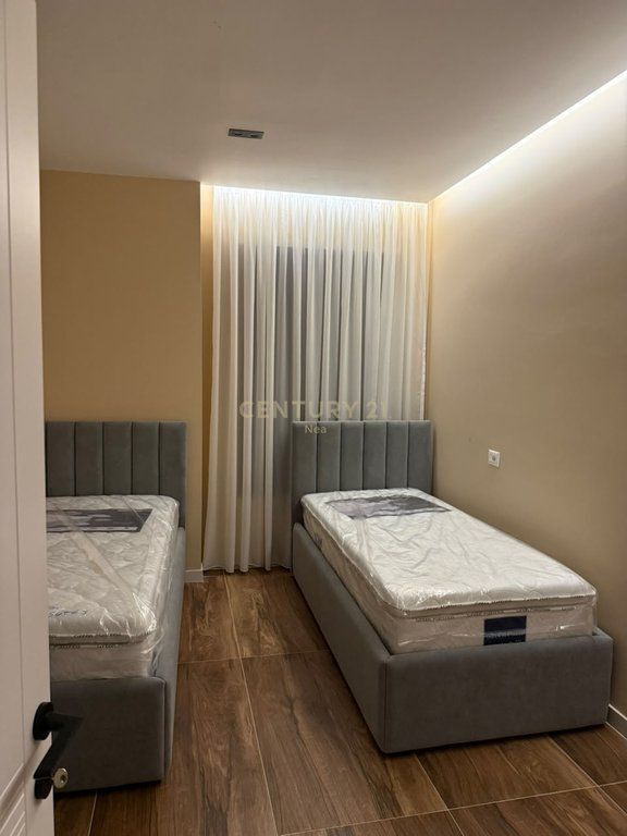 APPARTAMENTO 2+1+2 CON POSTO AUTO IN AFFITTO | VIA 5 MAJI, TIRANA