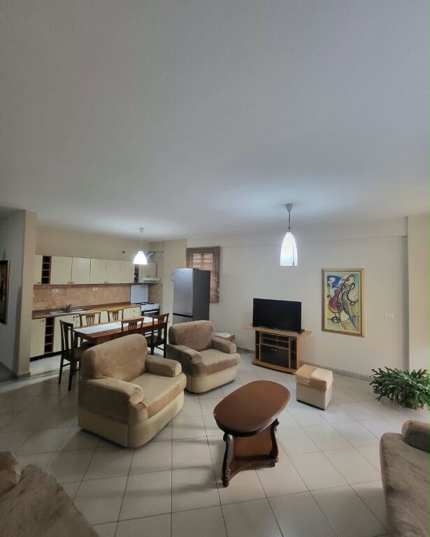 Apartament 2+1 per Qera tek Komuna | 750€