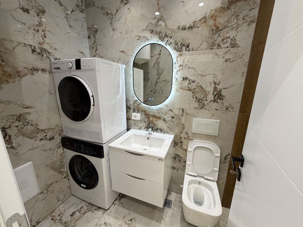 Shitet Apartament 1+1 Rruga 5 Maji