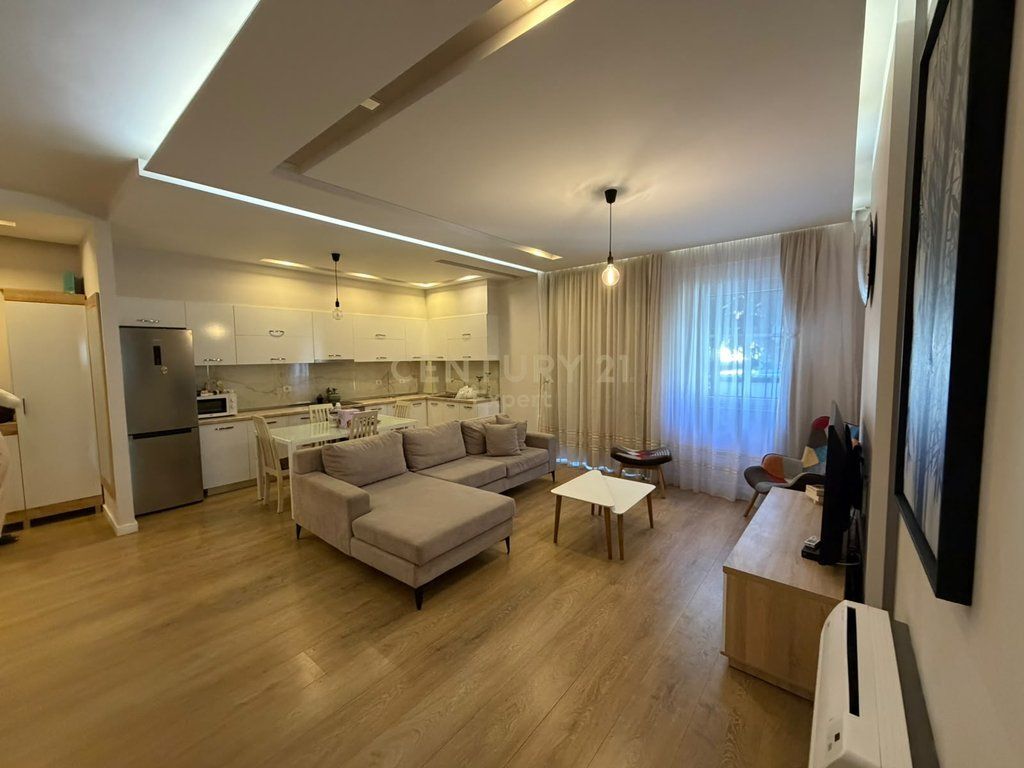 Vendesi appartamento 2+1+2 a Liqeni i Thatë 270,000 €