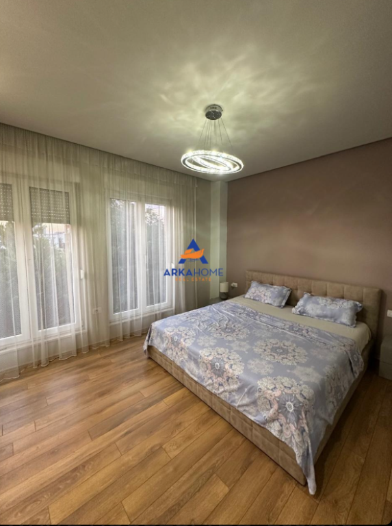 VILLA A 3 PIANI IN AFFITTO "WHITE HOUSES, TEG" 200.000 LEKE