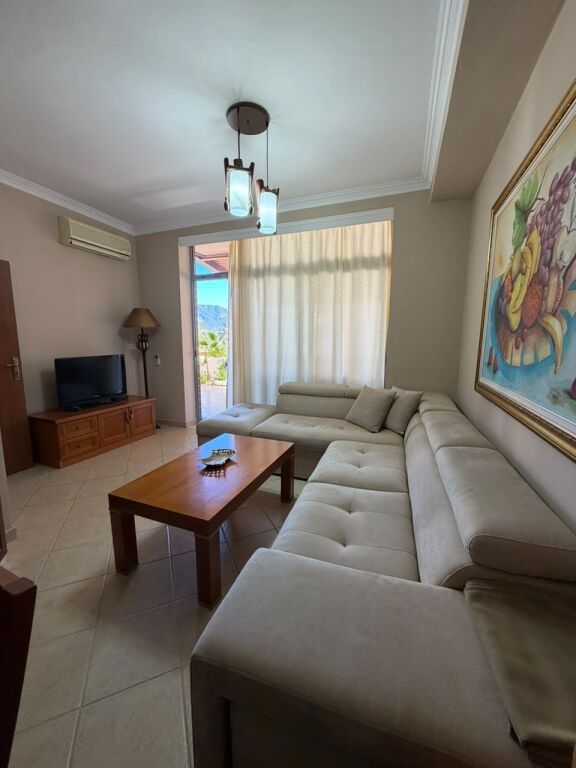 APARTAMENT ME VERANDE PER QIRA
