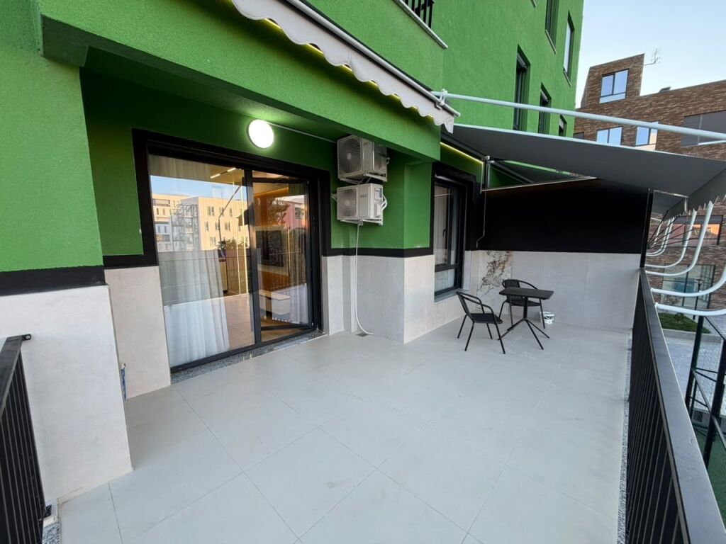 🏠 Super appartamento 1+1 in vendita  📍 Via 5 Maji, Tirana  💶 Prezzo: 13.500.000 lekë (135 milioni di vecchi lekë)
