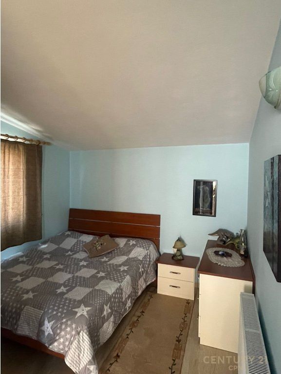 TRADITIONAL VILLA FOR RENT – PETRELË