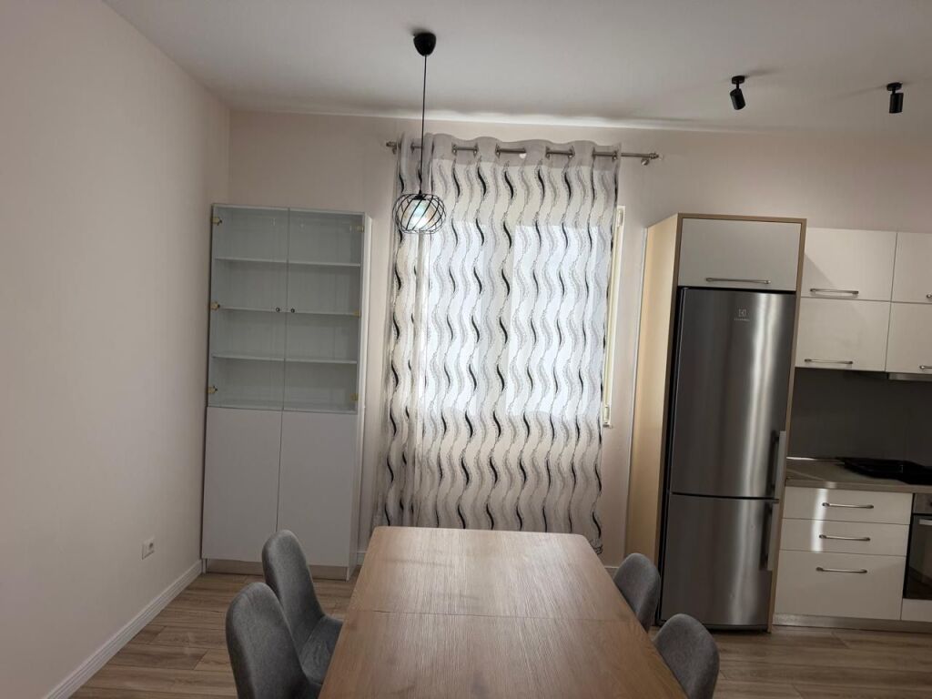 Apartament 2+1 + Parkim ne Kinostudio!