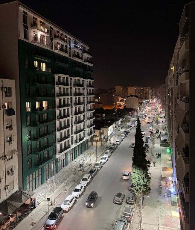 Jepet apartament 2+1 me qira tek Keshi , Komuna e Parisit , Vasil Shanto , Stadiumi Dinamo .